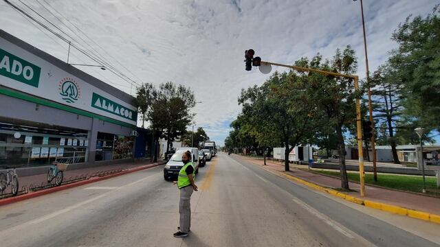 Arroyito: Ruta 19 saturada de vehículos con destino a las Sierras de Córdoba