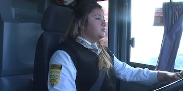 Misionera se convierte en la chofer de colectivos de larga distancia más joven de la Argentina.