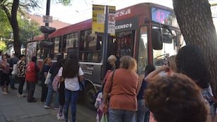 El servicio del transporte en Córdoba dejó de ser una solución y se convirtió en un problema para la ciudadanía por su frecuencia.