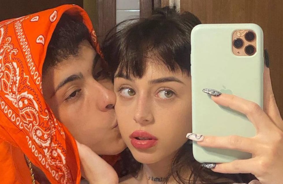Nicki Nicole mostró nuevos aros y collar junto a Trueno en un video romántico