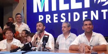 Los candidatos del Partido Renovador Federal Vilma Bedia, Ezequiel Atauche, Mario Nallar y Manuel Quintar, que se consagraron ganadores en los comicios del domingo último en Jujuy.