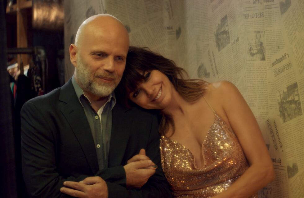 La serie protagonizada por Sebastián Wainraich y Natalie Pérez, “Casi Feliz”, estrena su segunda temporada