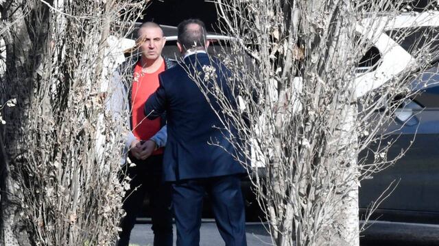 El comerciante de 52 años tiene prohibido ir a la cancha por orden judicial.