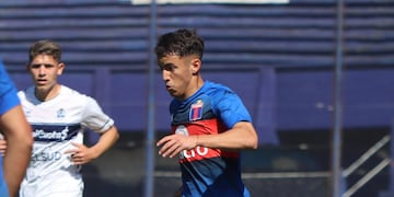 El lateral izquierdo Franco Saavedra se sumó a préstamo a Talleres y es el cuarto refuerzo para afrontar la Liga Profesional. (@catigreoficial)