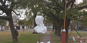 Vandalismo en la Plaza Belgrano de Pérez