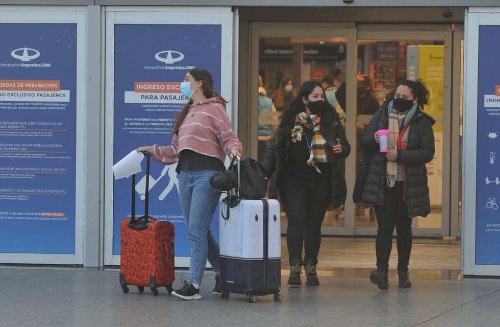 Aerolíneas extranjeras le reclaman una reunión al Gobierno: “Dejan tiradas en el mundo 1.400 personas por día”