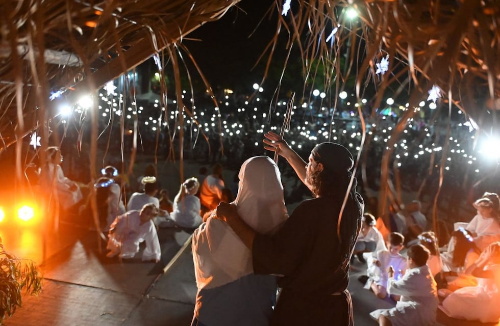 Pesebre Viviente y Luz de Belén: fe y comunidad en una noche de emoción a orillas del río