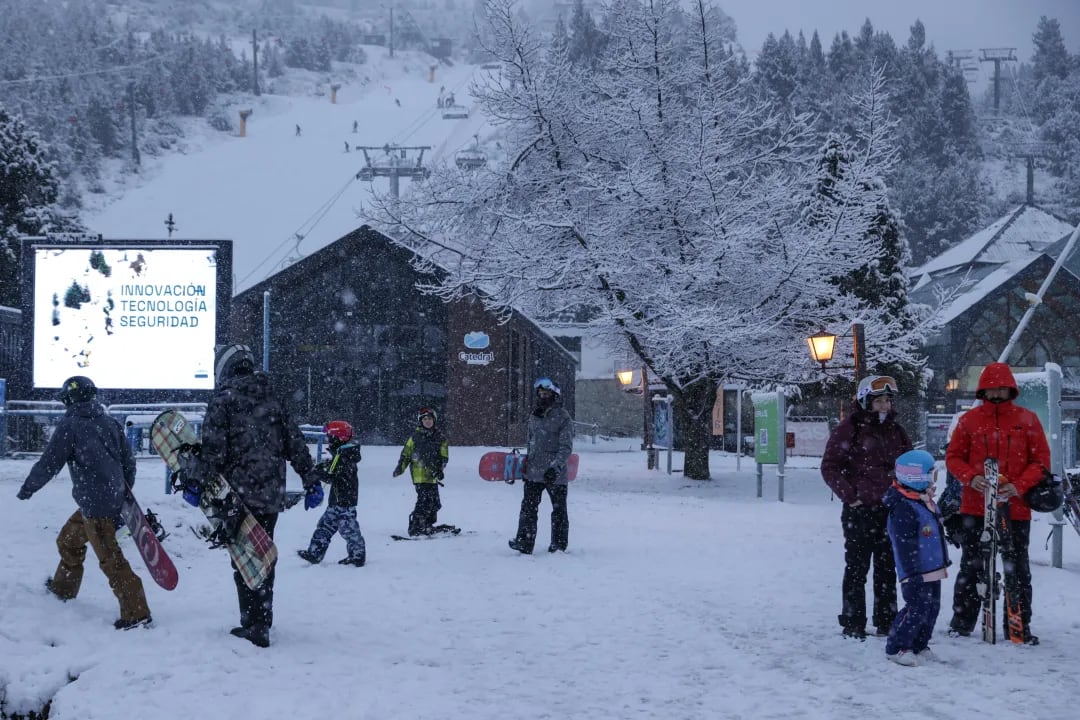 Bariloche celebra la llegada de la nieve: comenzó la temporada de invierno en el Cerro Catedral (Gentileza / Río Negro)