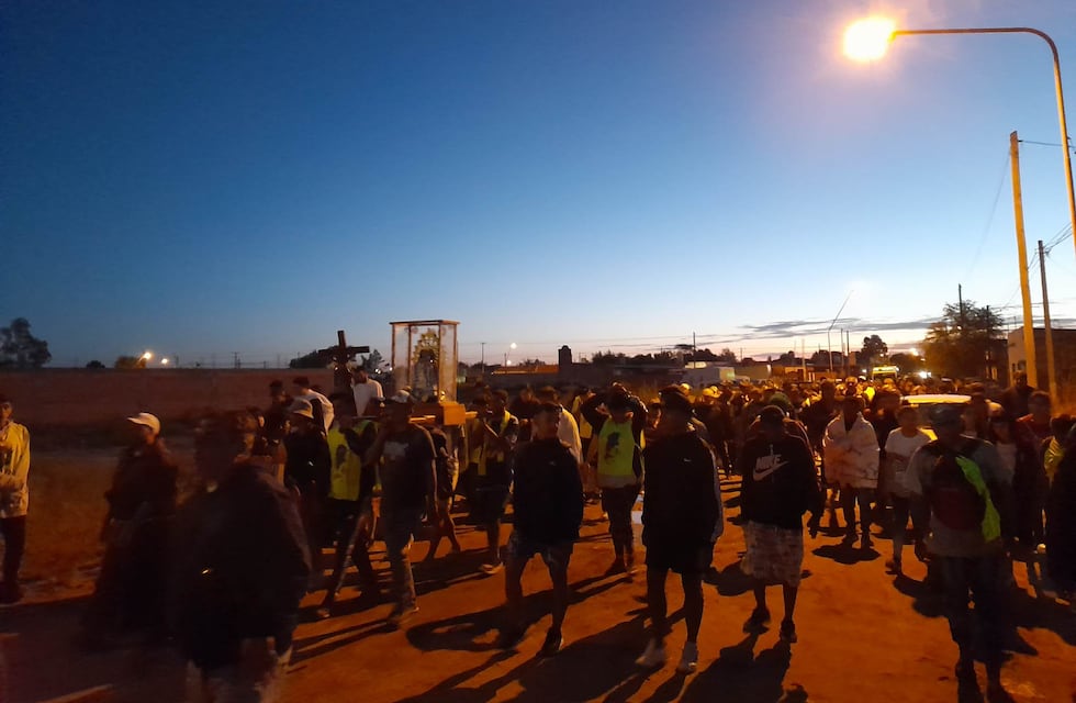 Una gran multitud acompañó a la peregrinación nacional que llegó a Punta Alta