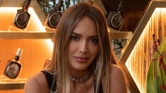 Shannon de Lima revolucionó las redes con un outfit floreado.