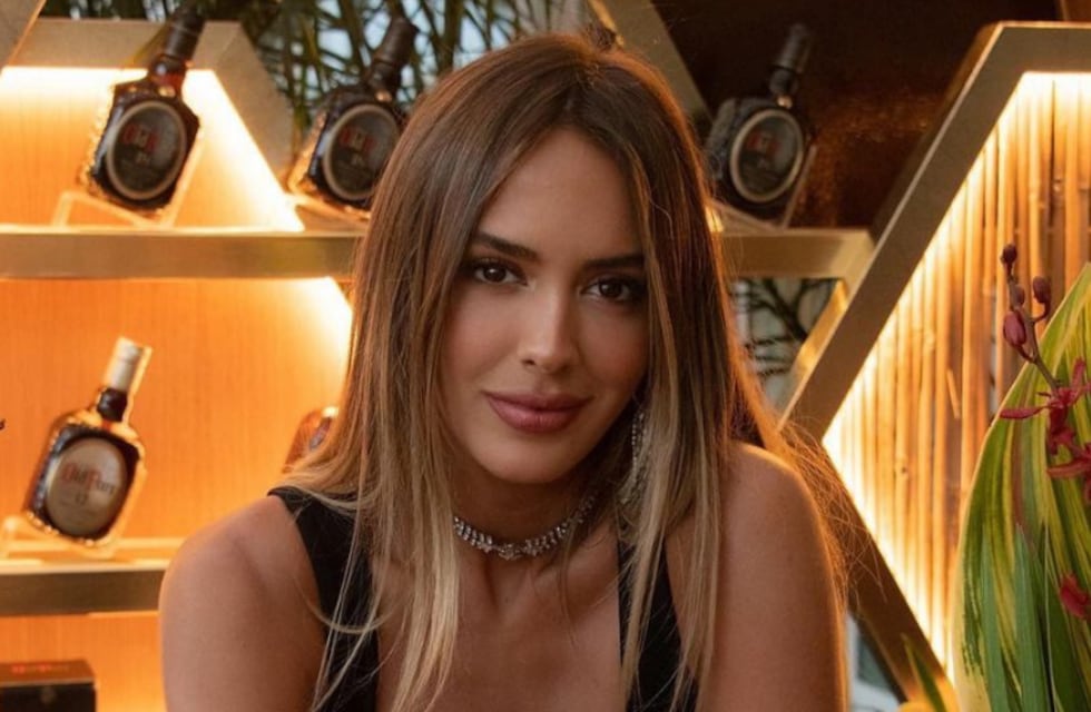 Shannon De Lima deslumbró con un conjunto floreado desde Ibiza