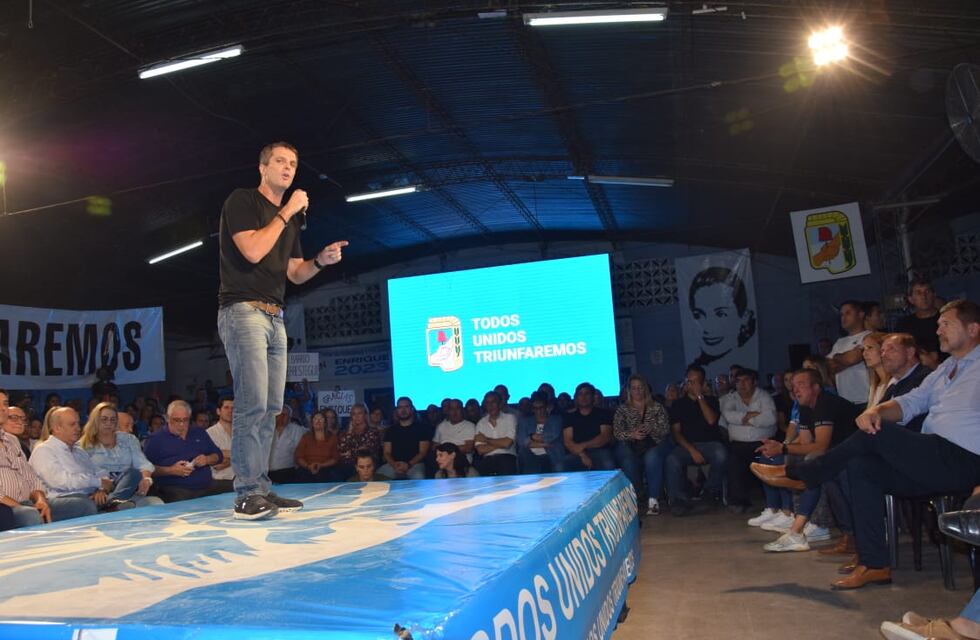 Cresto se bajó de la candidatura a la gobernación y respaldará al intendente Adán Bahl