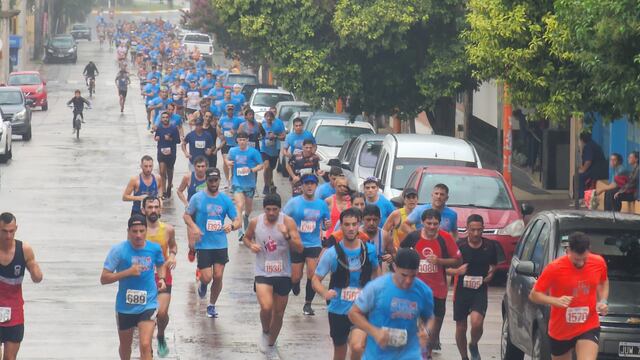Atletas de Arroyito en la Media Maratón Carlos Paz 2024