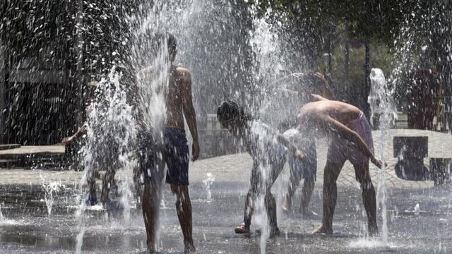 Calorón. A las 17.10 la columna mercurial registró 38.5. Y este martes sigue...
