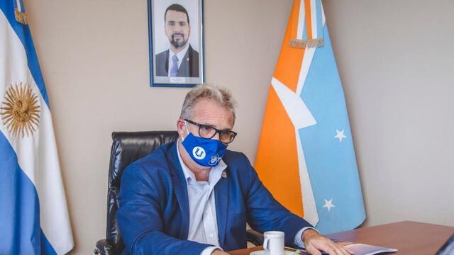El jefe de Gabinete, Mario Daniele y el subsecretario de Desarrollo Económico, Gustavo Ventura, recibieron al secretario gremial Luz y Fuerza Patagonia, Ariel Bugliolo.