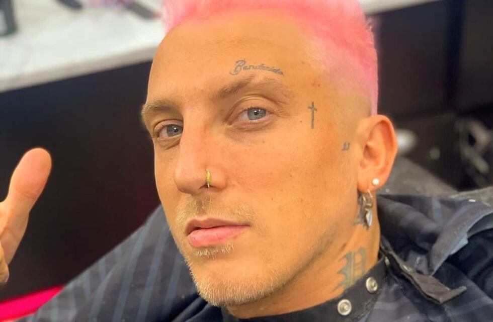 El Polaco besó a su beba en la boca y recibió fuertes críticas