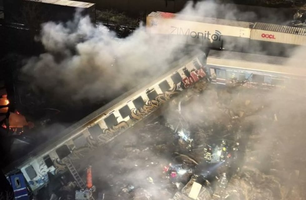 India: fatal accidente de trenes causó la muerte de casi 300 personas y 900 heridos