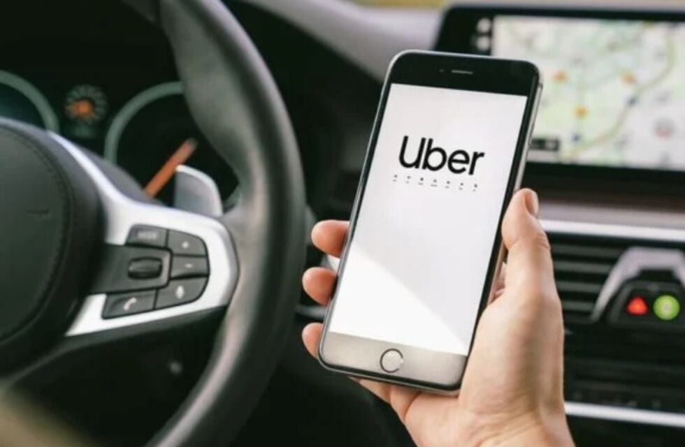 Avanza la regulación que podría permitir el uso de Uber en Posadas