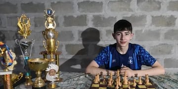 Luciano necesita cubrir los fondos de su viaje
