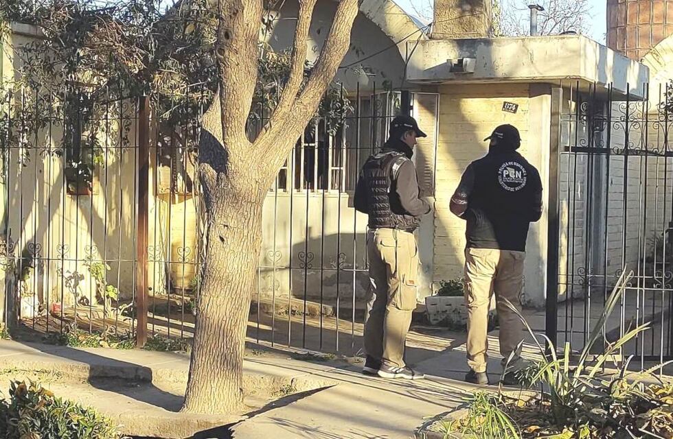 Detuvieron a un joven de 18 años que vendía droga en la casa y además hacía delivery