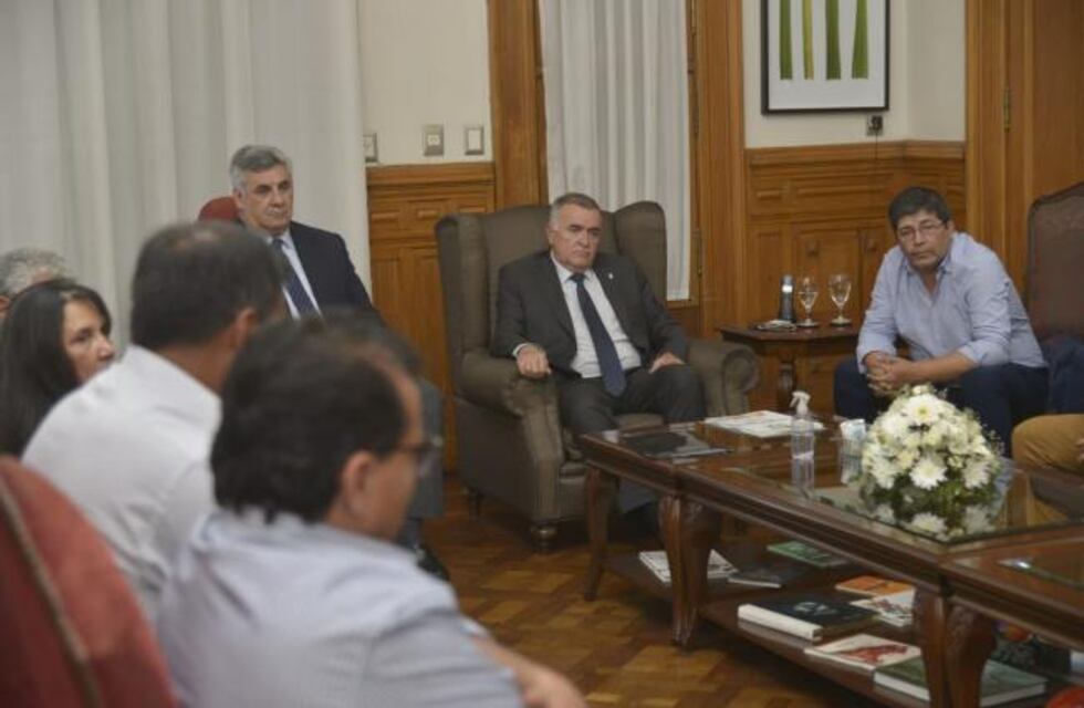 Taxistas fueron recibidos por Jaldo para dialogar sobre la situación del sector
