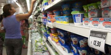 La canasta básica volvió a subir en octubre: 9% de incremento. Foto: La Voz / Archivo.