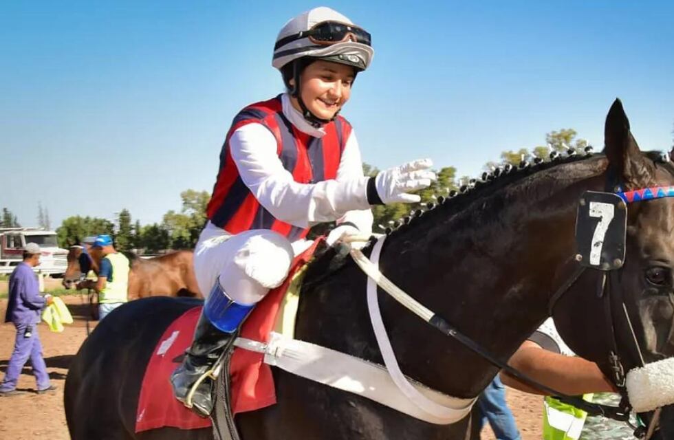 La jocketa mendocina que se accidentó en el Hipódromo de Palermo ya respira por sus propios medios