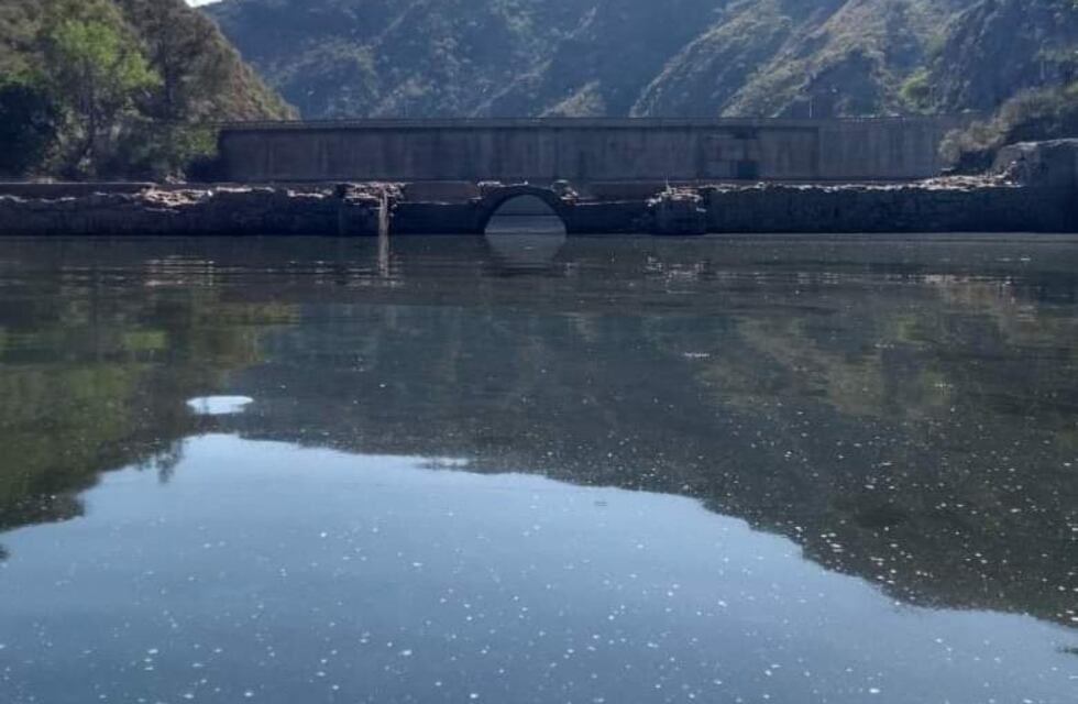 Imágenes impactantes de la “gran bajante” del lago San Roque