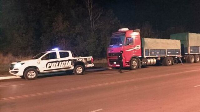 Intentó coimear a los policías y, ante su negativa, los atropelló.