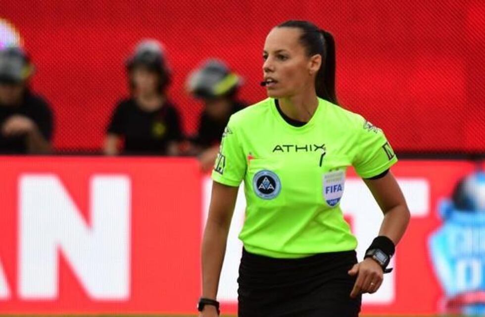 Superclásico: quién es Mariana de Almeida, la primera mujer en el equipo de árbitros de un Boca-River