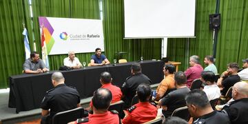 Último encuentro con funcionarios de Protección Civil de la Nación