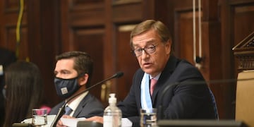 El gobernador Rodolfo Suarez analizará con los 18 intendentes de Mendoza la situación antes de definir nuevas restricciones. Foto: Prensa Gobierno de Mendoza.