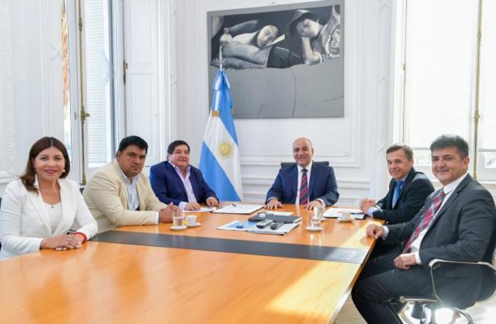 Provincia y nación firmaron un convenio para la realización de terminales en Famaillá y El Mollar