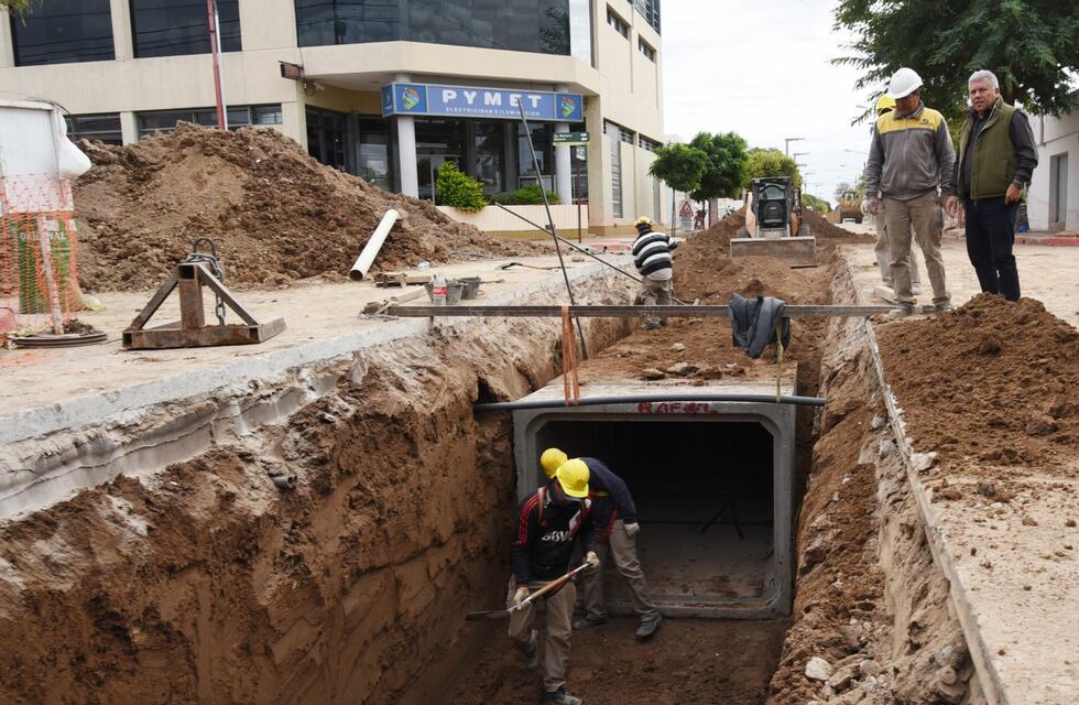 La Obra de Desagües en Arroyito llegó a la Avenida Mariano Moreno