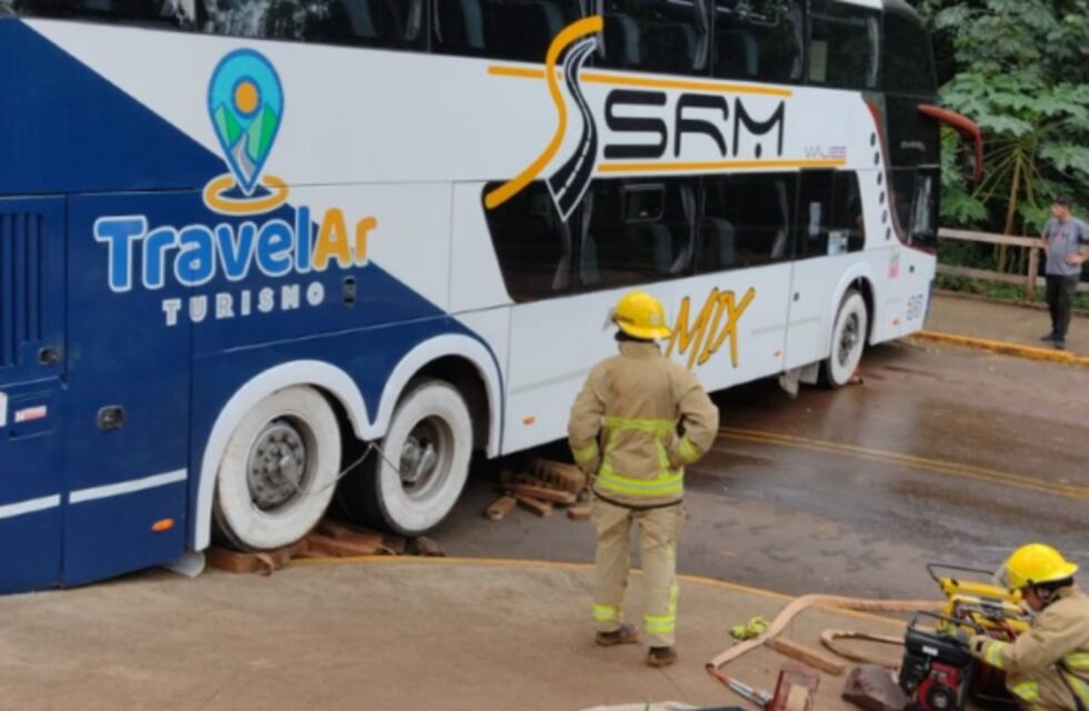 Ayer un colectivo de turismo corto la circulación hacia el puerto de Iguazú