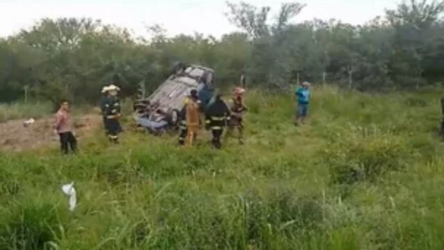 Un vehículo se dio vuelta luego de que el conductor perdiera el control del mismo.