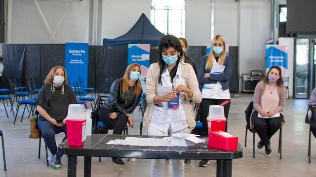 El 99% de los rosarinos que se anotaron ya recibieron al menos una dosis contra el coronavirus