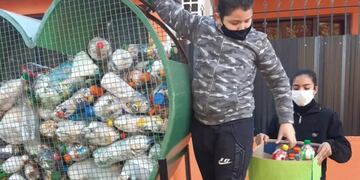 Confeccionarán “botellas de amor” en las escuelas de Puerto Iguazú.