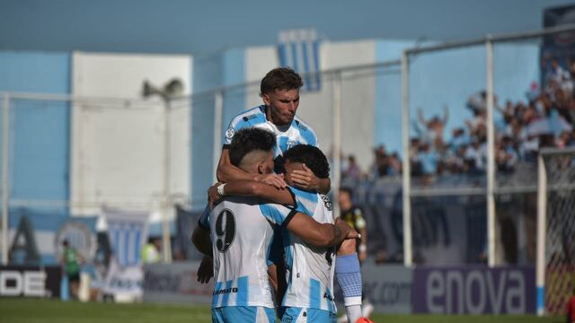 Racing se trepa a una ilusión, la de jugar contra River por Copa Argentina (Facundo Luque / La Voz).