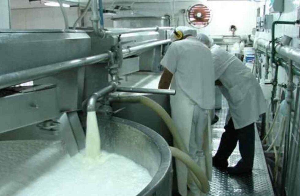 Conflicto en la industria láctea: Sergio Massa interviene para evitar huelgas de 72 y 48 horas