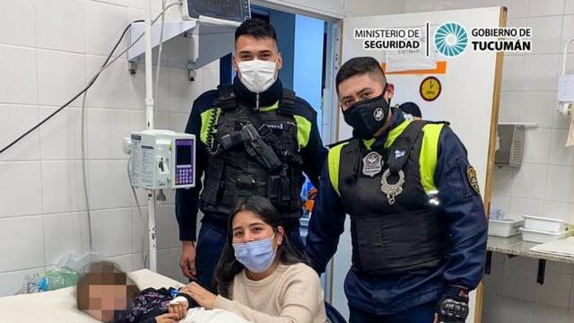 Dos policías brindaron primeros auxilios a una nena y lograron salvarle la vida