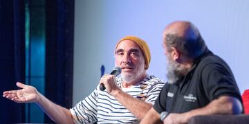 Miguel Rep, reconocido humorista gráfico, brindó una charla en Maipú.