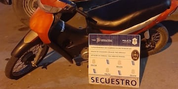 Tres Arroyos: moto secuestrada