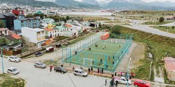 El Intendente Walter Vuoto participó de la inauguración del playón deportivo