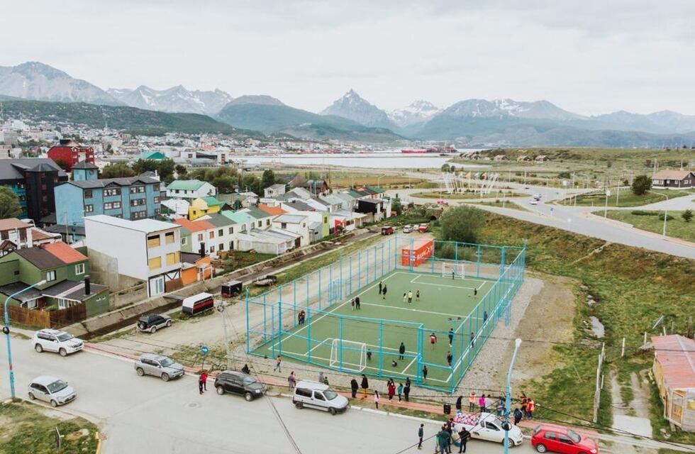 Inauguraron el playón deportivo del B° Karekén