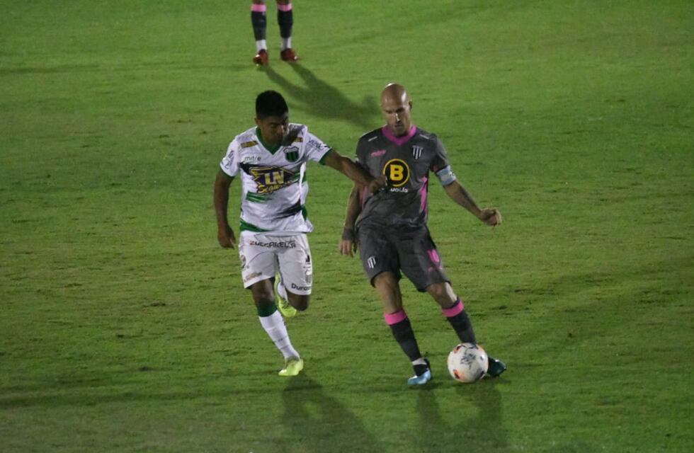 Nueva Chicago sorprendió a Gimnasia en Mendoza: ganó 1-0 por la Primera Nacional