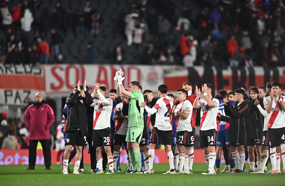 El mate personalizado de un jugador de River que hizo estallar la polémica: ¿están chequeados los colores?