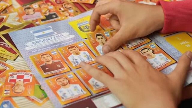 ¡Se fue mundial en su casamiento! Lluvia de figuritas del Mundial de Qatar para coronar la noche