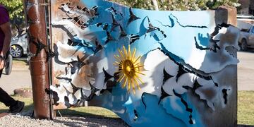 Quedó inaugurada la obra del artista Alan Arias en Cascallares en homenaje a los Veteranos de Malvinas