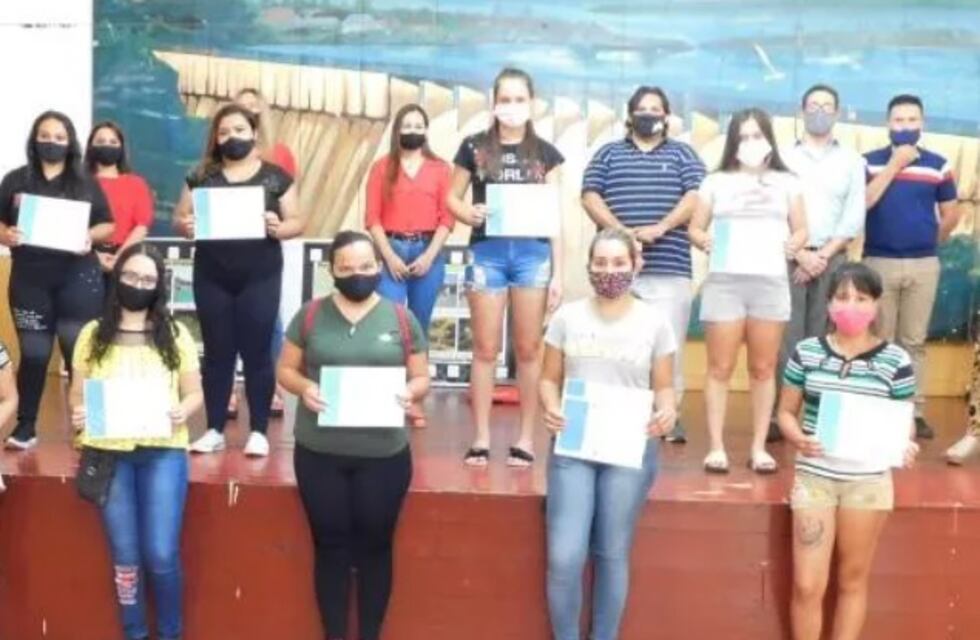 La Oficina de Empleo de Puerto Libertad entregó subsidios y certificados de capacitaciones